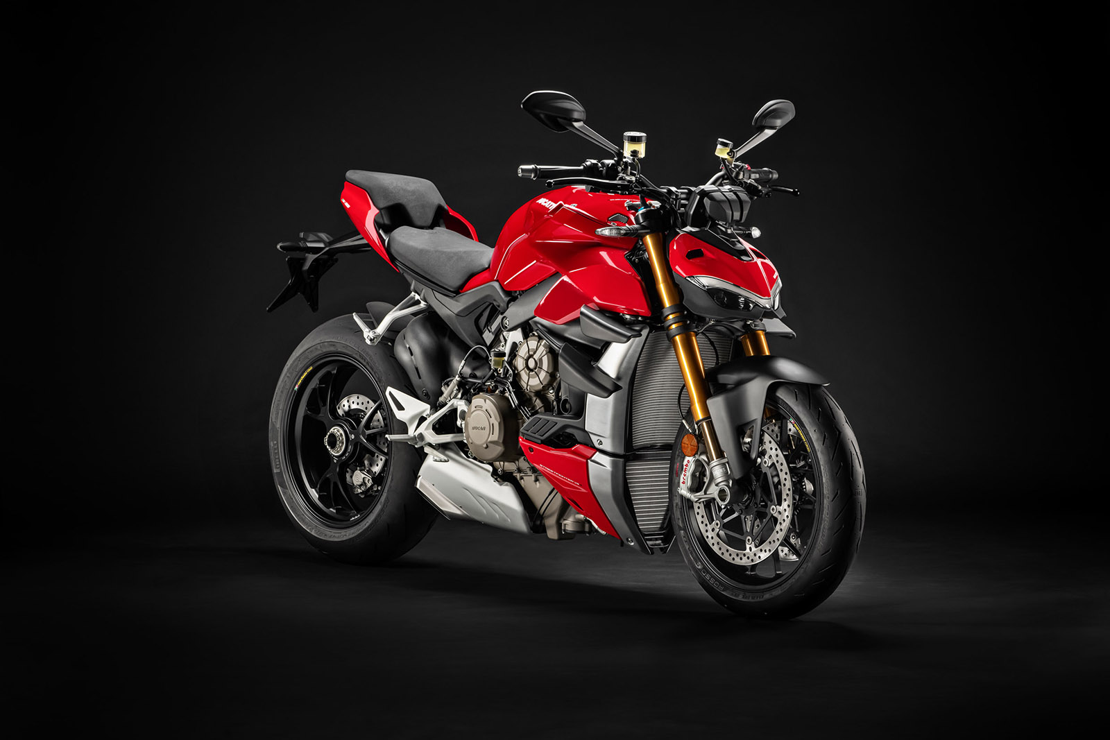 Streetfighter V4S搭載DES電子懸吊系統、Öhlins NIX-30前叉和Öhlins TTX 36後懸吊